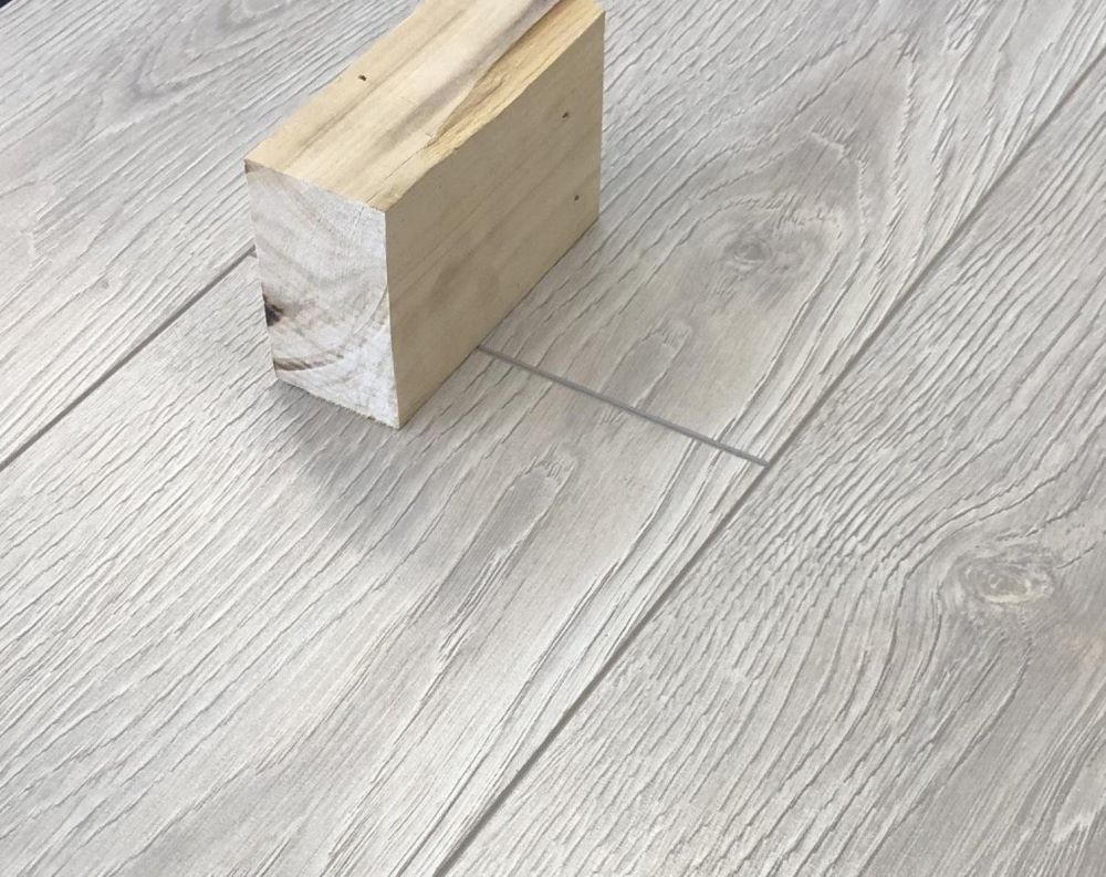 Ламинат "SunFloor" 8/32 4V Дуб Лайн 37 (1380*193*8 мм) — купить в Вологде